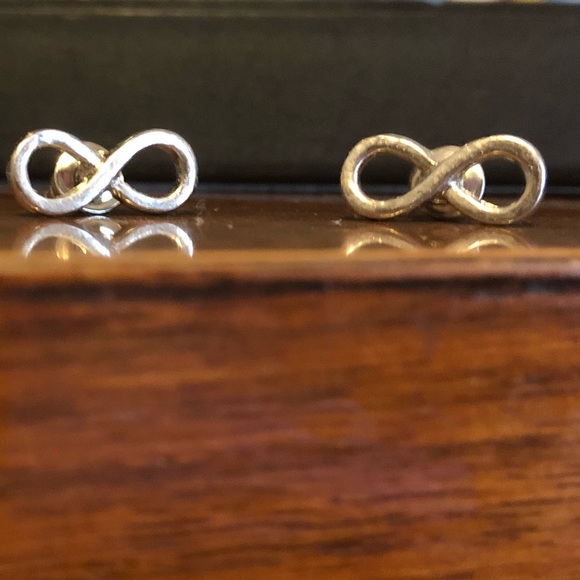 Silver earrings - Picture 1 of 1